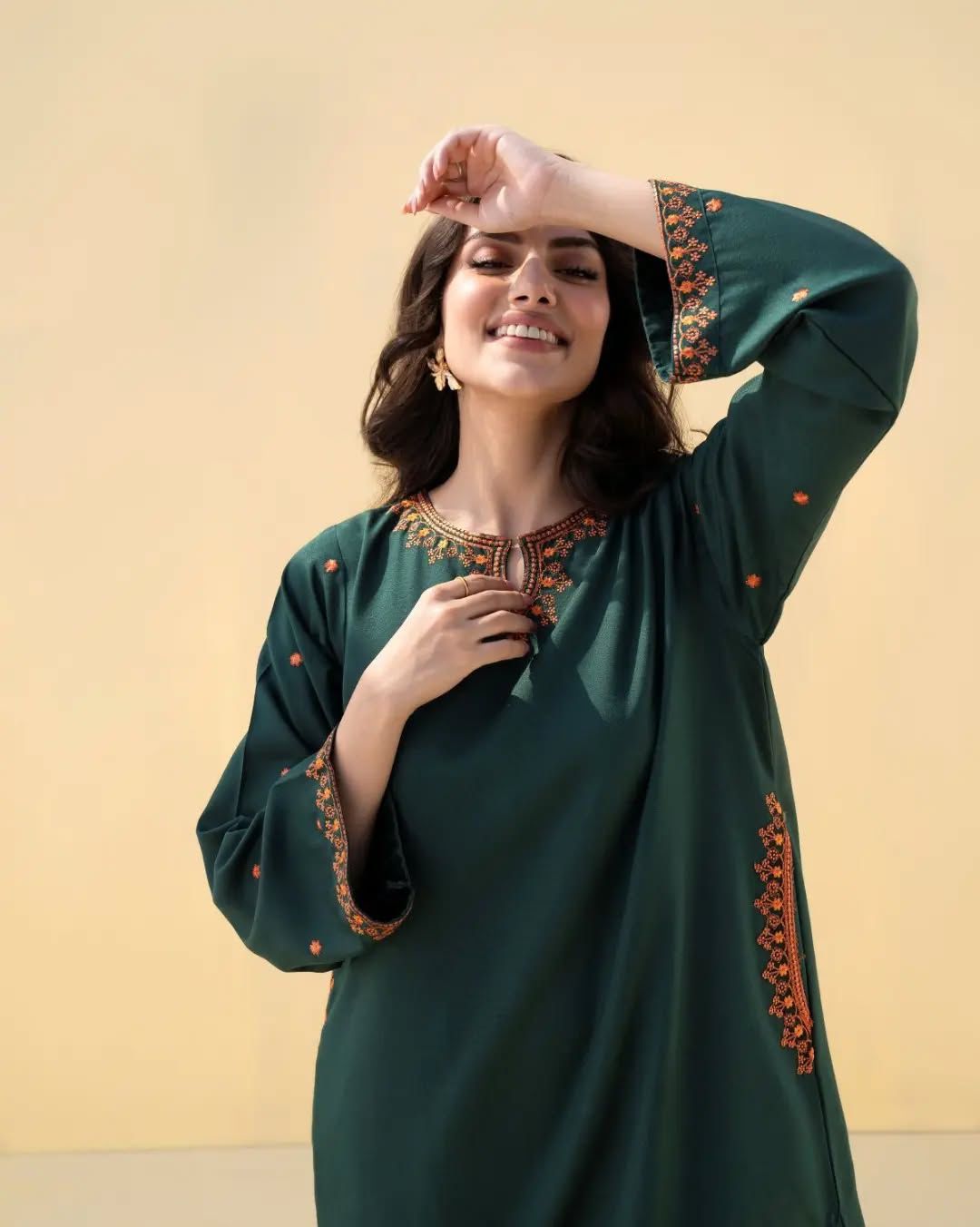 Green-Pocket-2-Piece-–-URGE-Embroidered-Lawn-Set-BY-RS-Fashion-3-1.jpg
