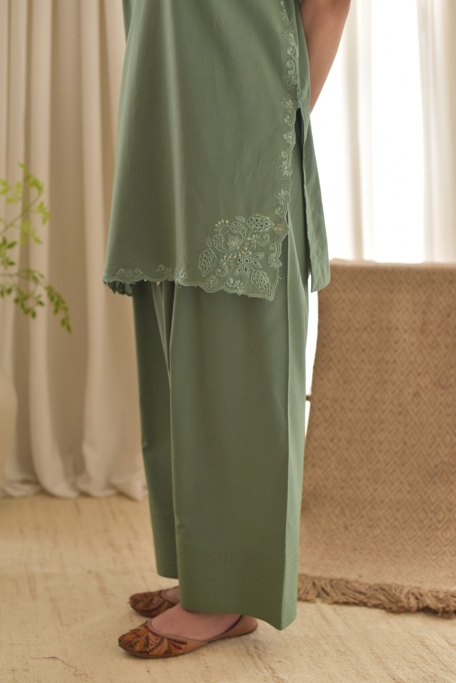 Zola-Farshi-Set-Embroidered-By-RS-Fashion-1-scaled-2.jpg